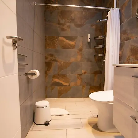 Costa Lairaga Suite. Beachfront! Air Conditioned Apartment *