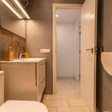 Apartment Costa Lairaga Suite. Beachfront! Air Conditioned