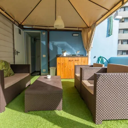 Costa Lairaga Suite. Beachfront! Air Conditioned Apartment