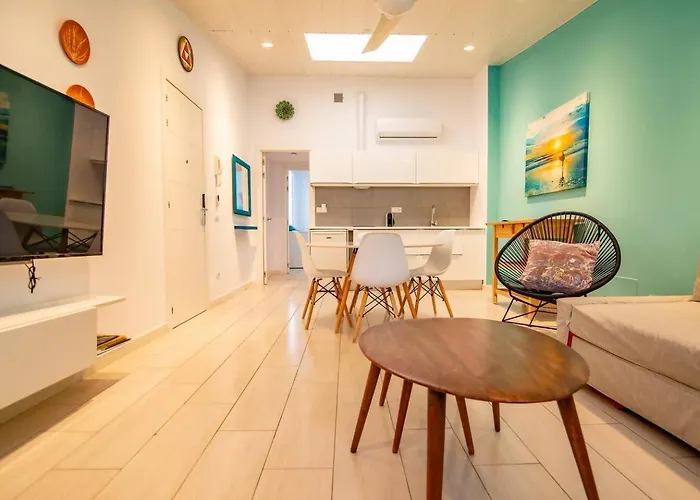 Costa Lairaga Beachfront! Air Conditioned Apartment