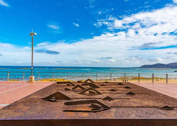 Costa Lairaga Beachfront! Air Conditioned Apartment Las Palmas / Gran Canaria